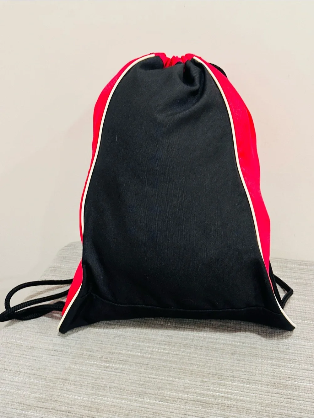 Adidas‎ Drawstring Sack 15x12 Red Black White Backpack Bag Pull String